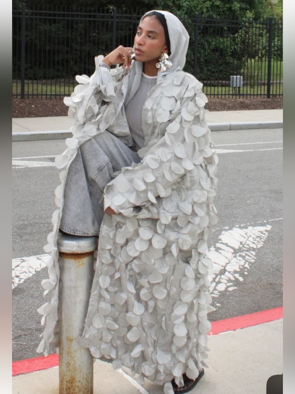 diana studios/djema silver leaf abaya